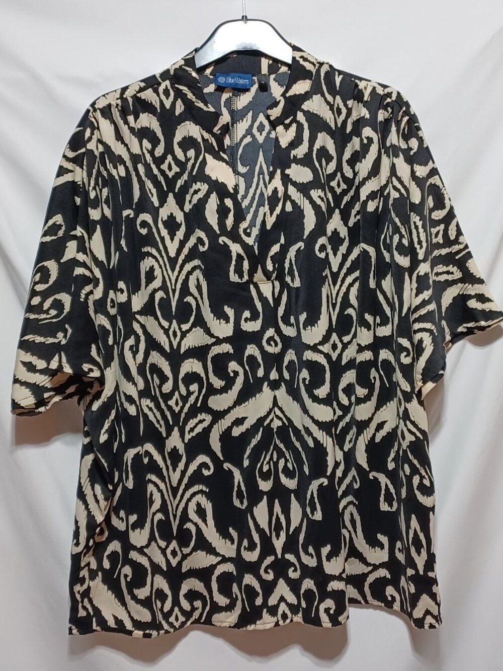 Blue Waters Women's M Black & Gold Blouse